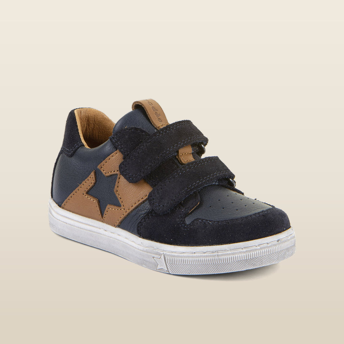 Froddo Dolvy, Dark Blue, three-quarter view